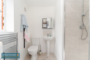 En-Suite- click for photo gallery